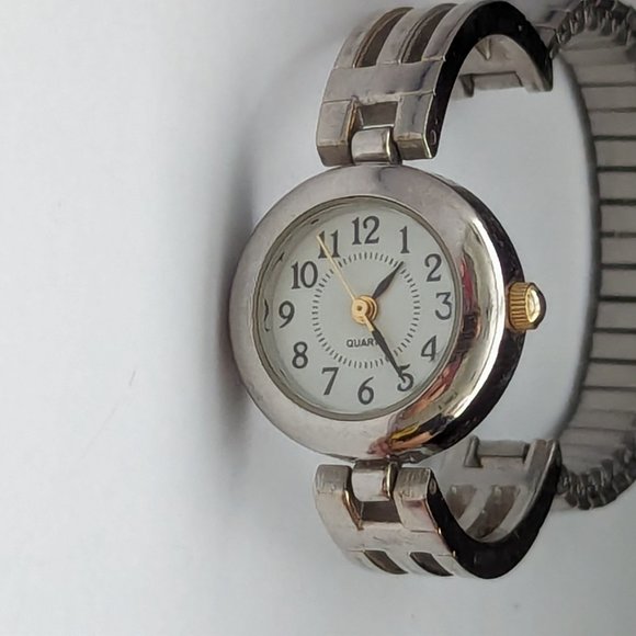 SS Stretchable Band Easy to read Watch Working and Excellent working condition - Picture 1 of 5